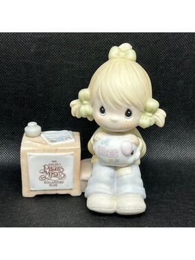 Precious Moments Collectors Club “Dues” figurine